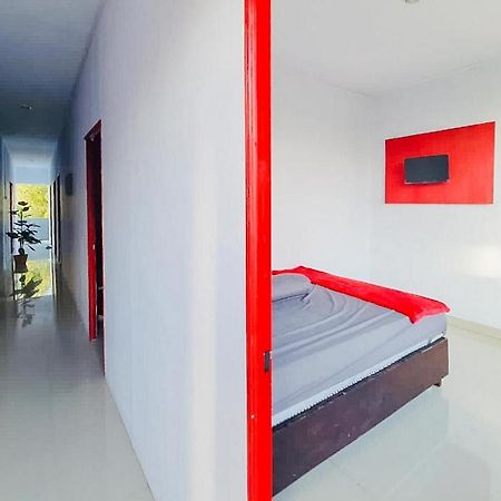 Sky Residence Tomohon Mitra Reddoorz Exterior photo