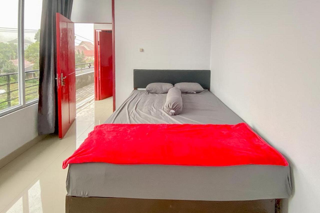 Sky Residence Tomohon Mitra Reddoorz Exterior photo