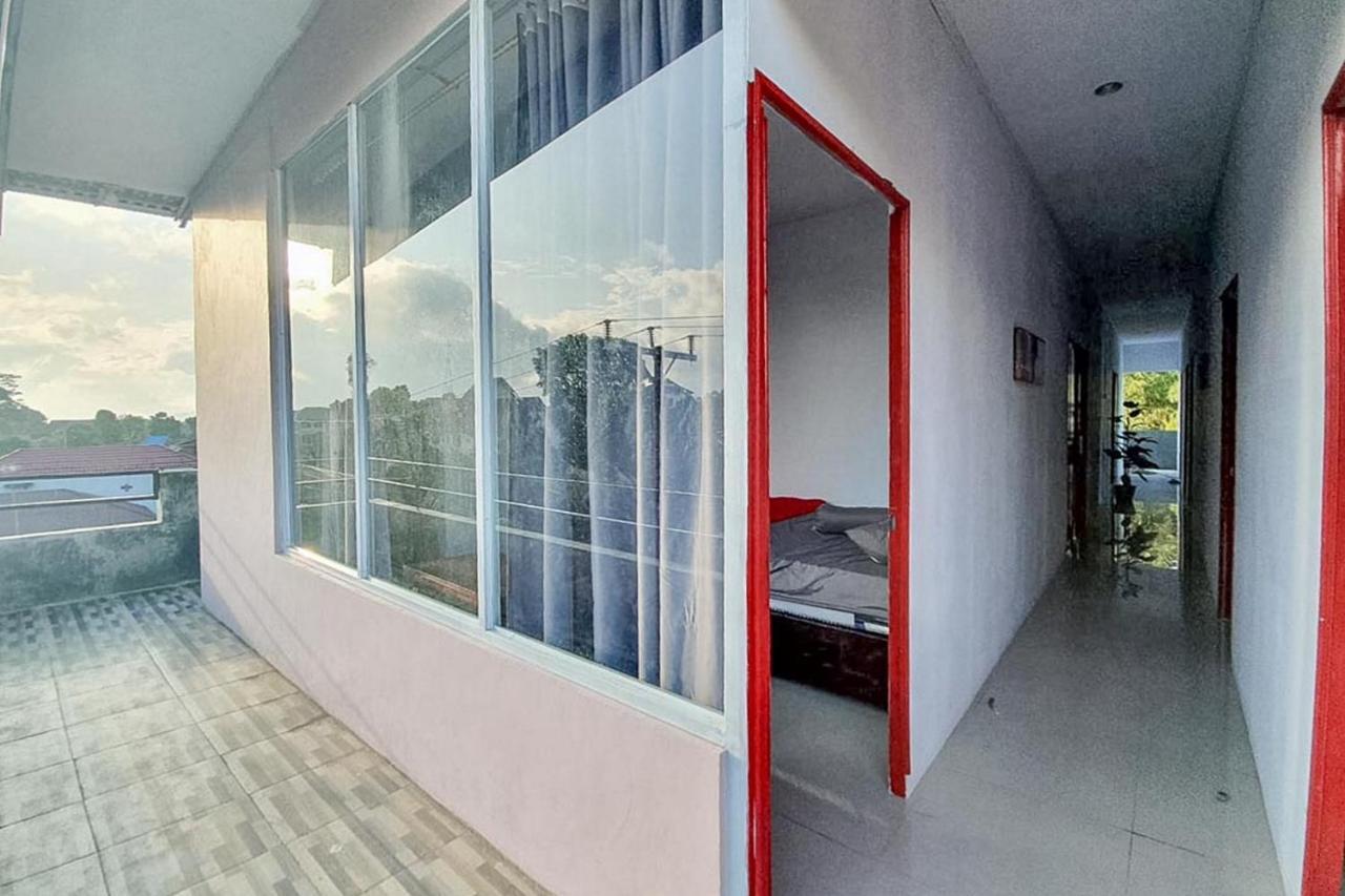 Sky Residence Tomohon Mitra Reddoorz Exterior photo